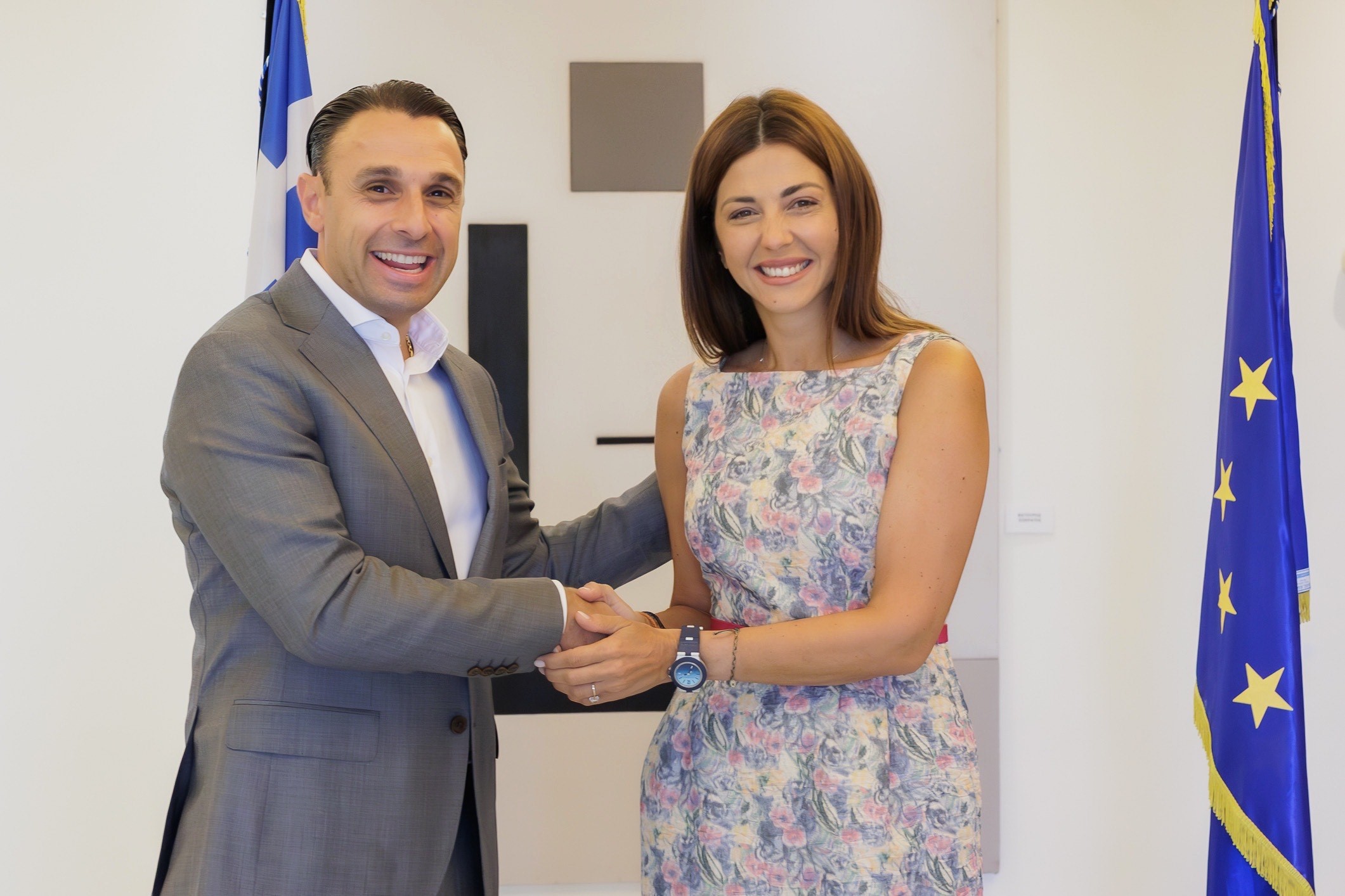 Ο Διευθύνων Σύμβουλος της ΘΕΟΝΗ, κος. Δημήτρης Τσέλιος μαζί με την Υπουργό Παιδείας κα. Ζαχαράκη Σοφία